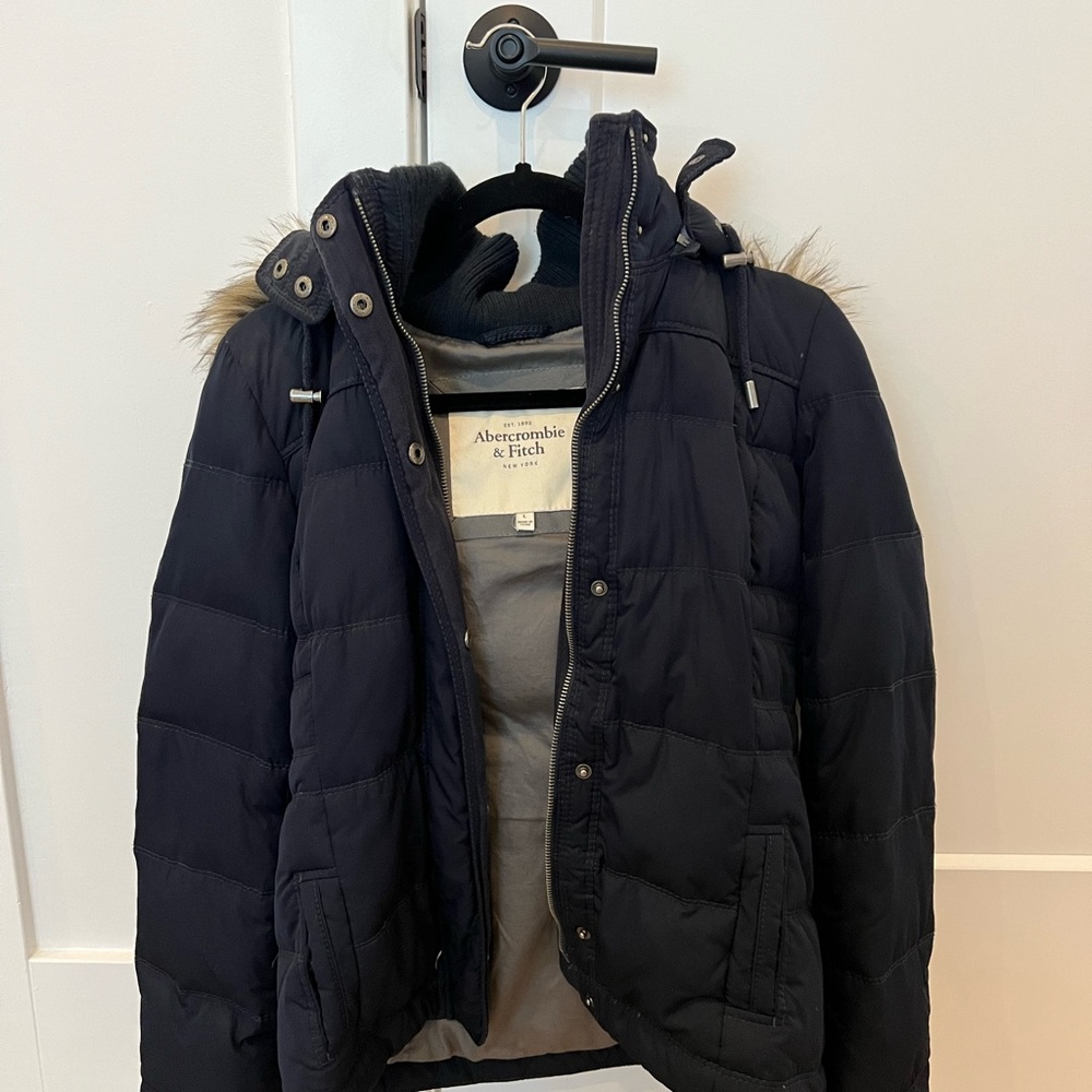 Abercrombie & Fitch Women’s Navy Puffer Jacket